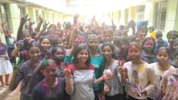 होली (Holi) के रंग में रंगा भारत- देशभर में दिख रहा है उत्साह